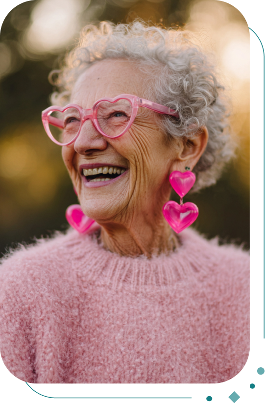 Fröhliche Oma im Garten