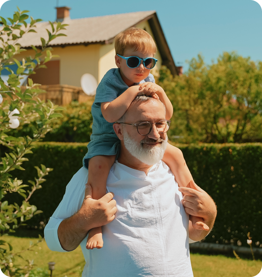 ein Großvater und sein Enkel 