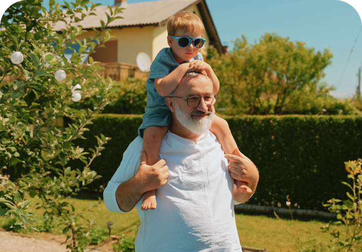 ein Großvater und sein Enkel 